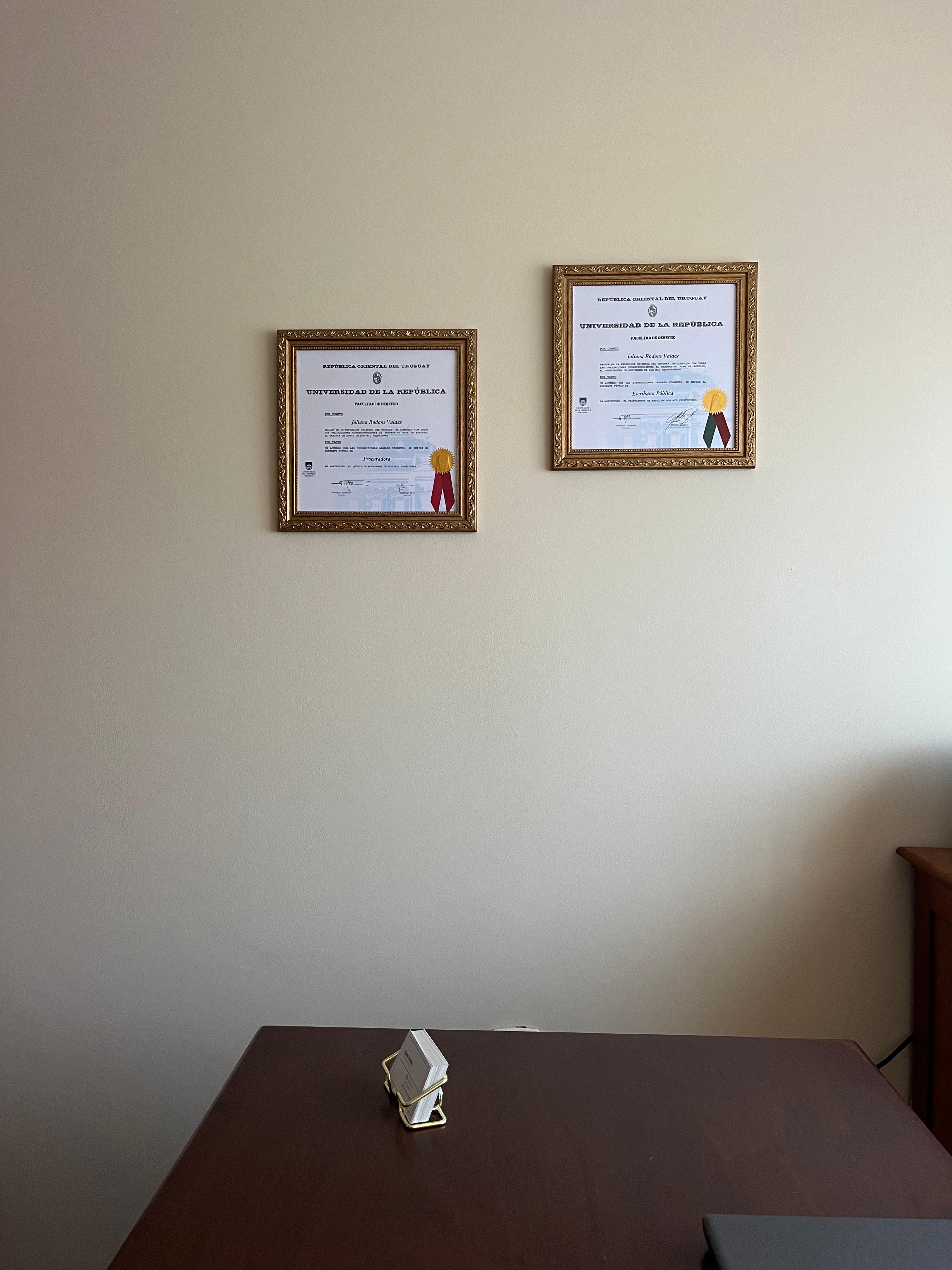 Diplomas de la Esc. Juliana Rodons — Universidad de la República